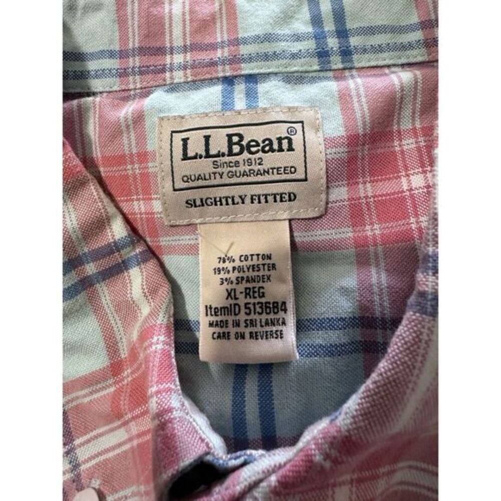Man's L.L.Bean Comfort Stretch Oxford Short‎ Sleeve Slightly Fitted Plaid - Picture 2 of 5